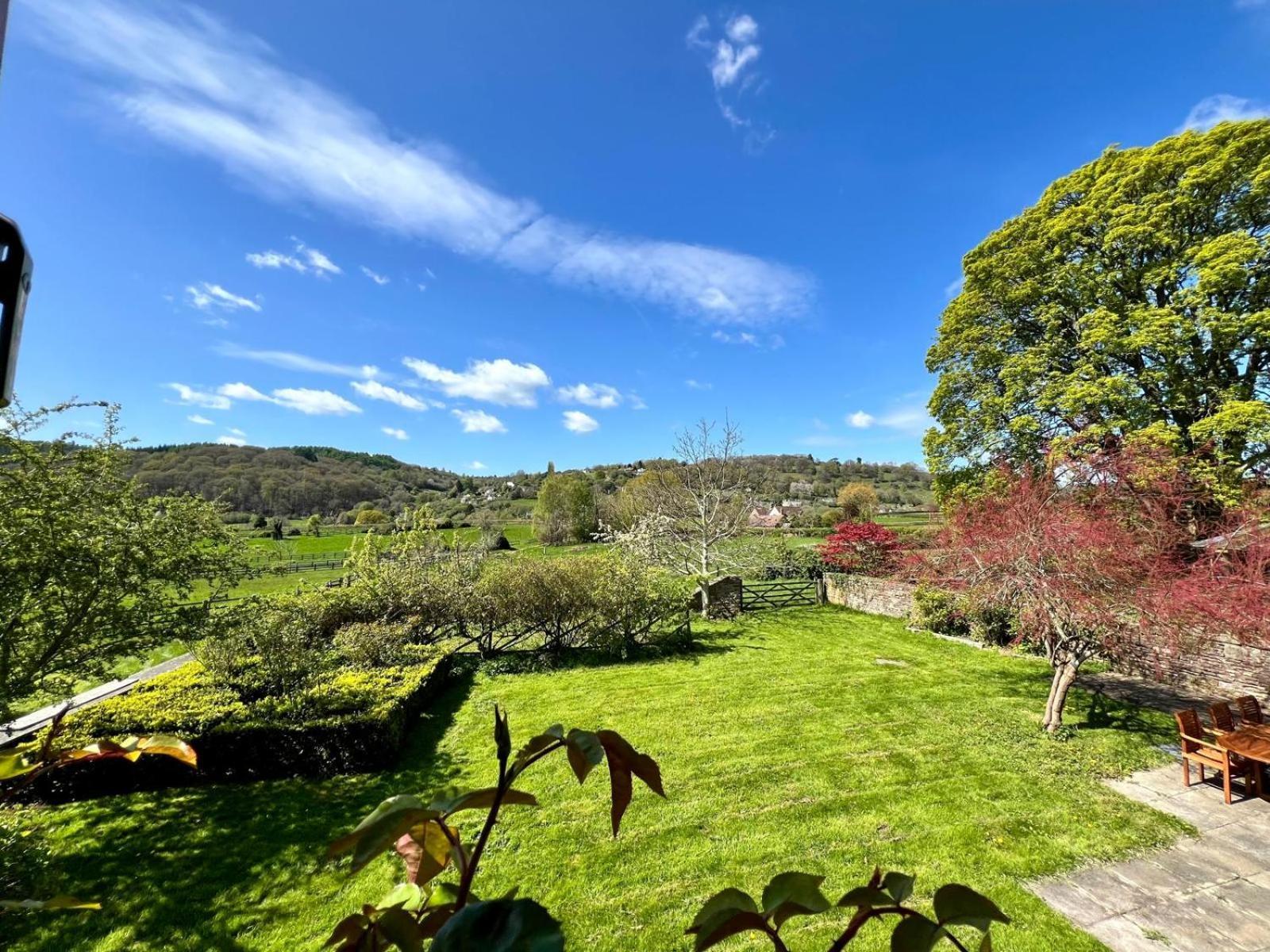 Abenhall Cottages Mitcheldean Bagian luar foto